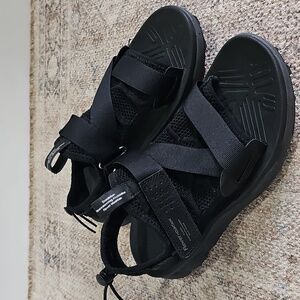 Flower Mountain NAZCA Dandelion Black Sandals Size 7